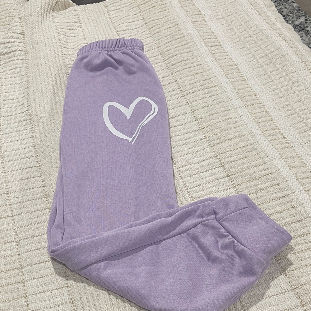 SHEIN Lilac Sweatpants with White Heart Graphic